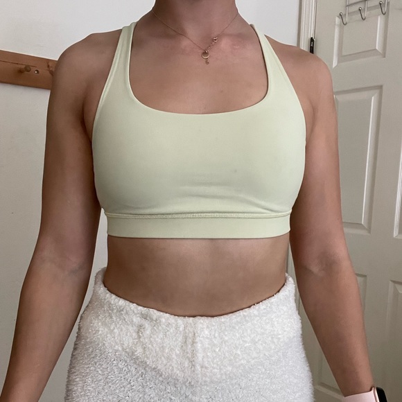 Lululemon Energy Bra in Lemon Ice - Picture 4 of 6